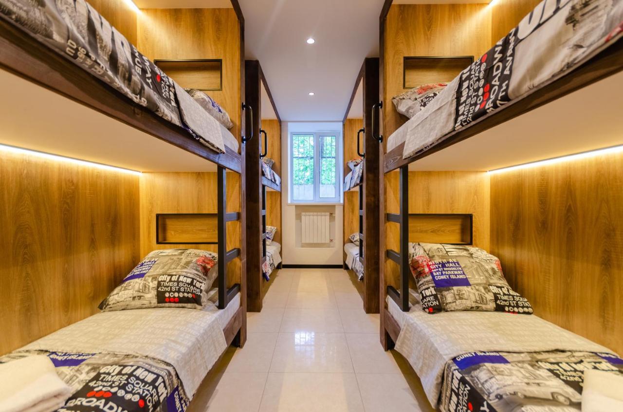 Underground Hostel Kiev Ngoại thất bức ảnh